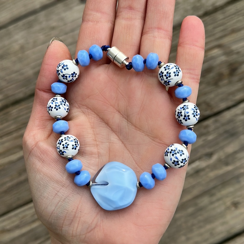 Floral 3 magnetic bracelet
